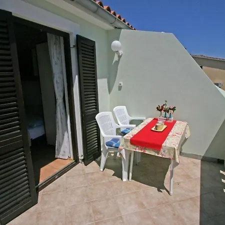 Guest house In With Terrace, Air Conditioning, Wifi 3488-8 Medulin